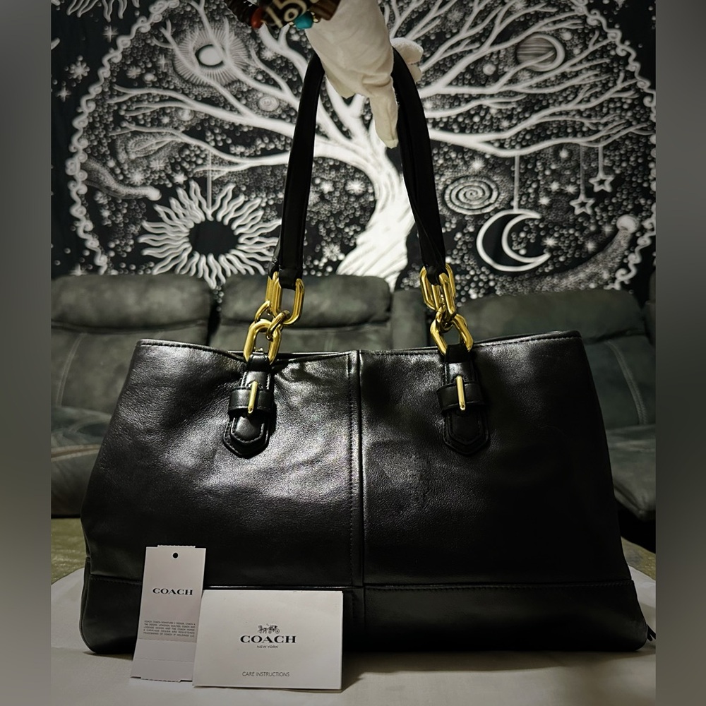 Vintage style Coach Black Leather Shoulder Bag with Gold Accents - Picture 14 of 17